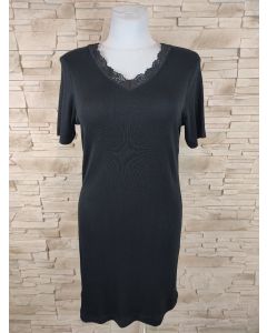 Sukienka czarna z krótkim rękawem nr 2634