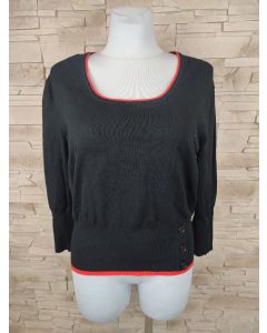 Sweter czarny  z elementem czerwieni nr 2768